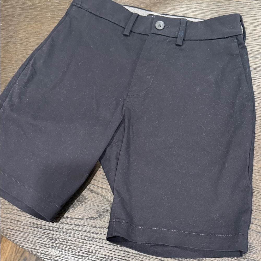Express Men's Black Flat Front Shorts - Picture 3 of 6